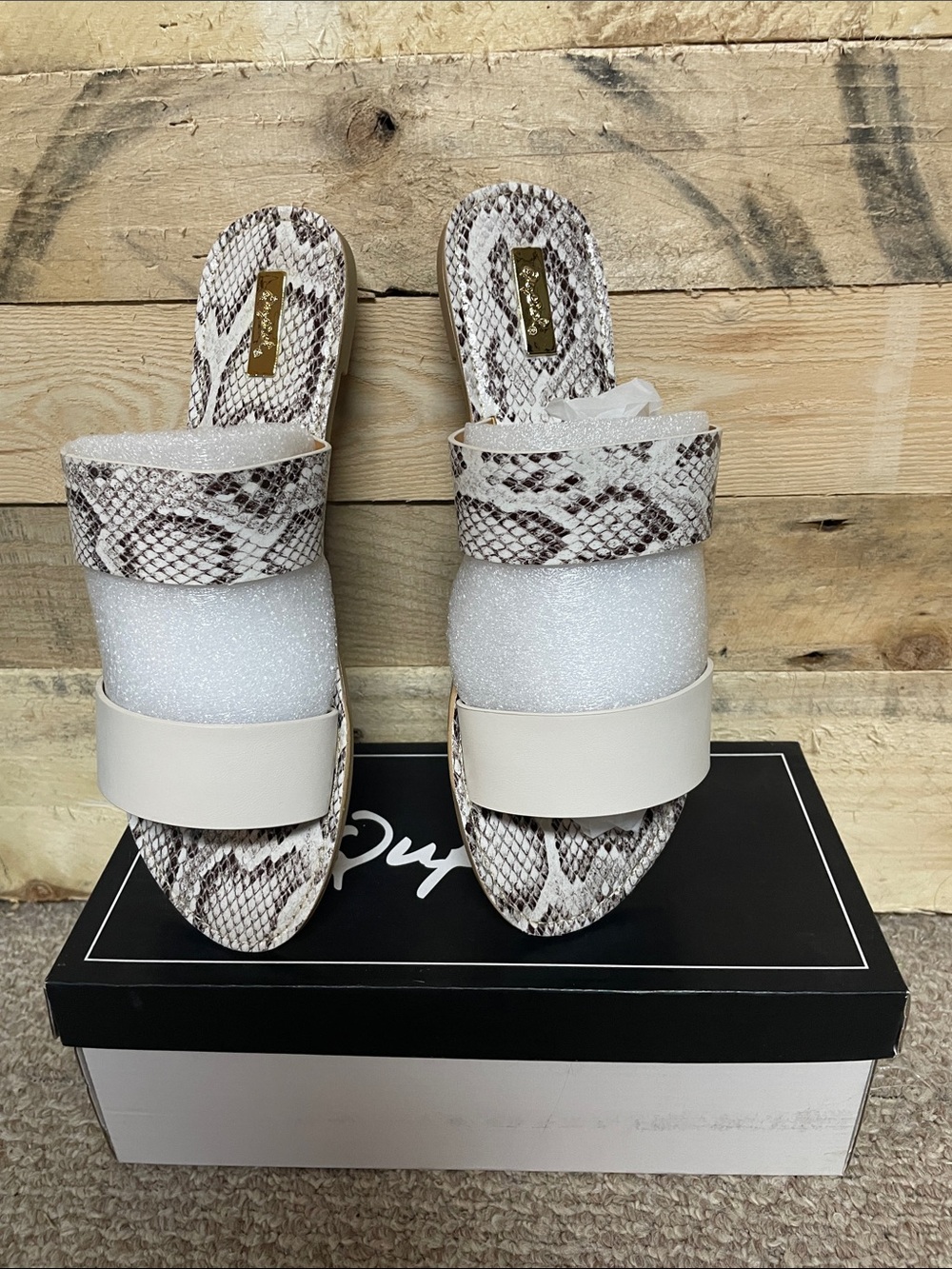 Qupid size 10 Neutral Snake-Print Slide Sandals with Box
